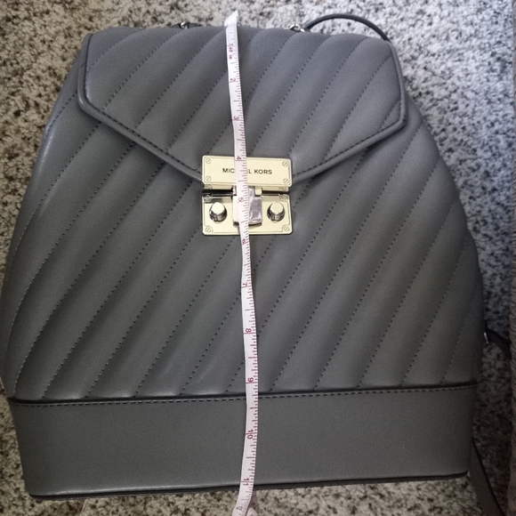 MICHAEL KORS Rose Medium Backpack - Picture 6 of 12